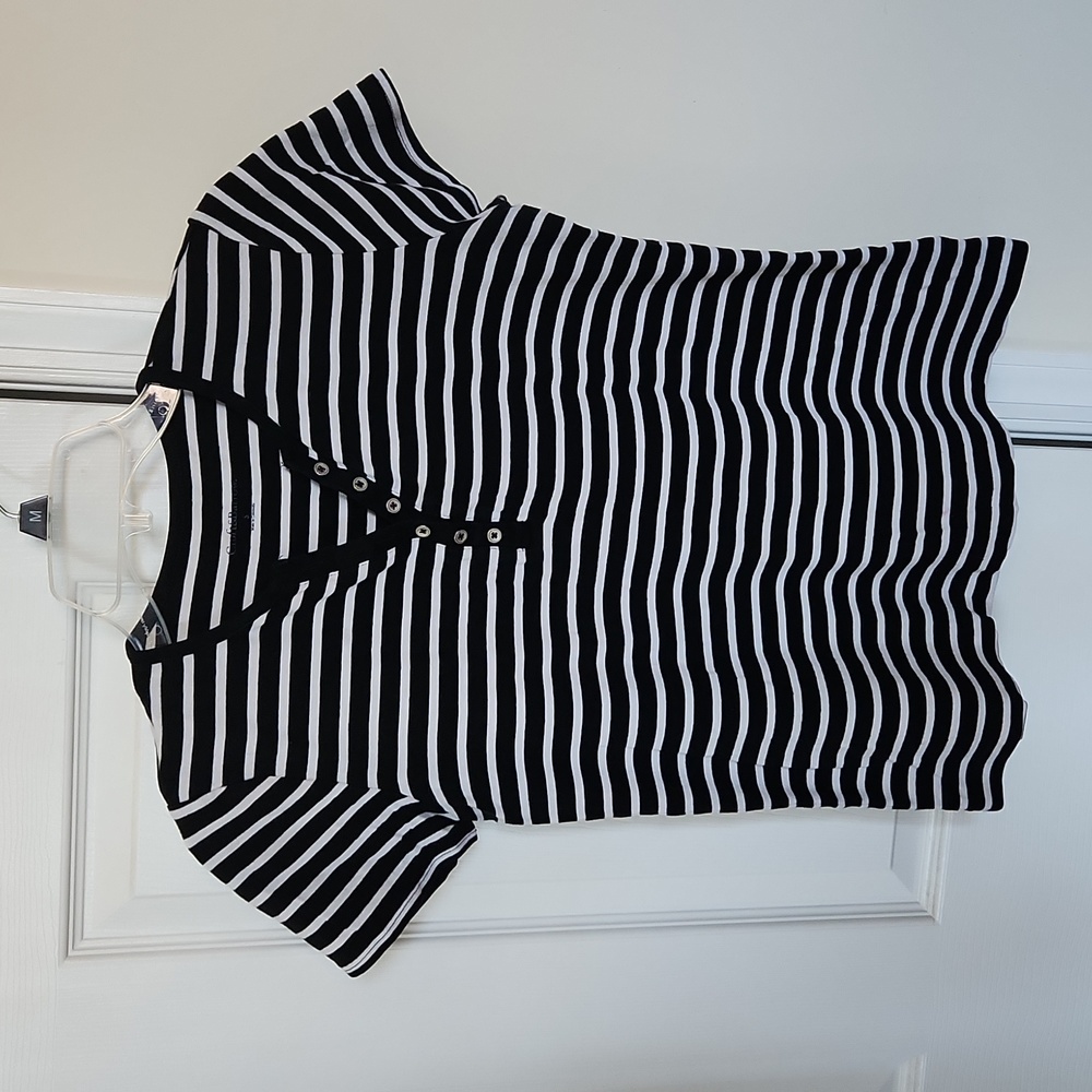 Croft and Barrow short sleeves top black and white stripes Small size